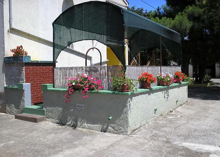 Πανσιόν Matea 3*